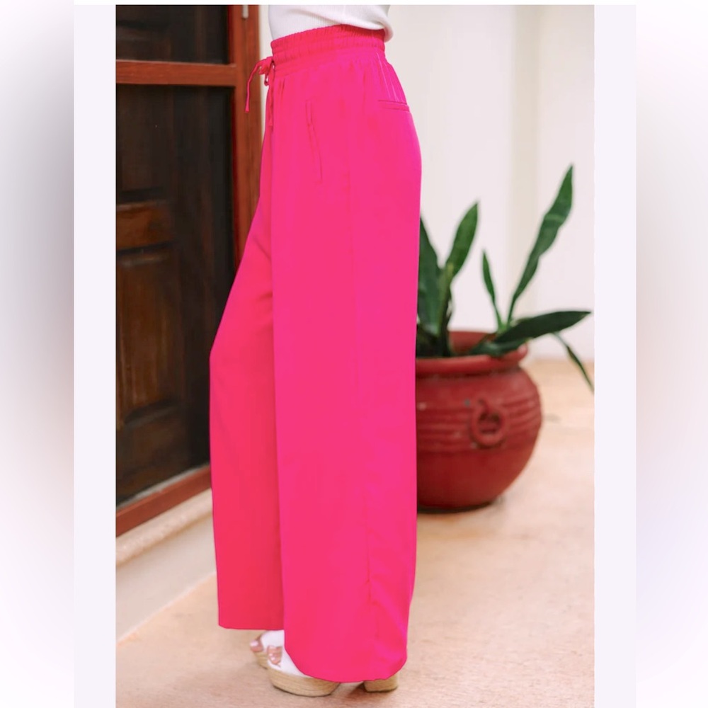 Beautifully tailored iconic Hot Pink Wide-Leg Pants w/stunning double pleats🔥🔥🔥
